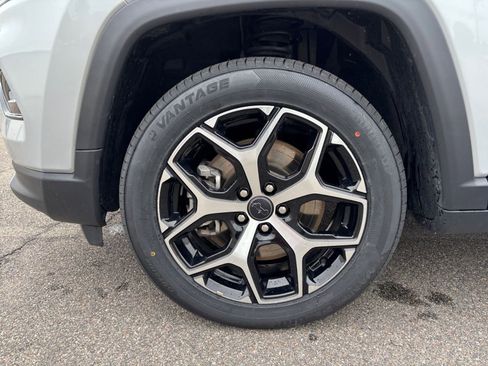 Used 2025 Jeep Compass Limited AWD/4WD image 32