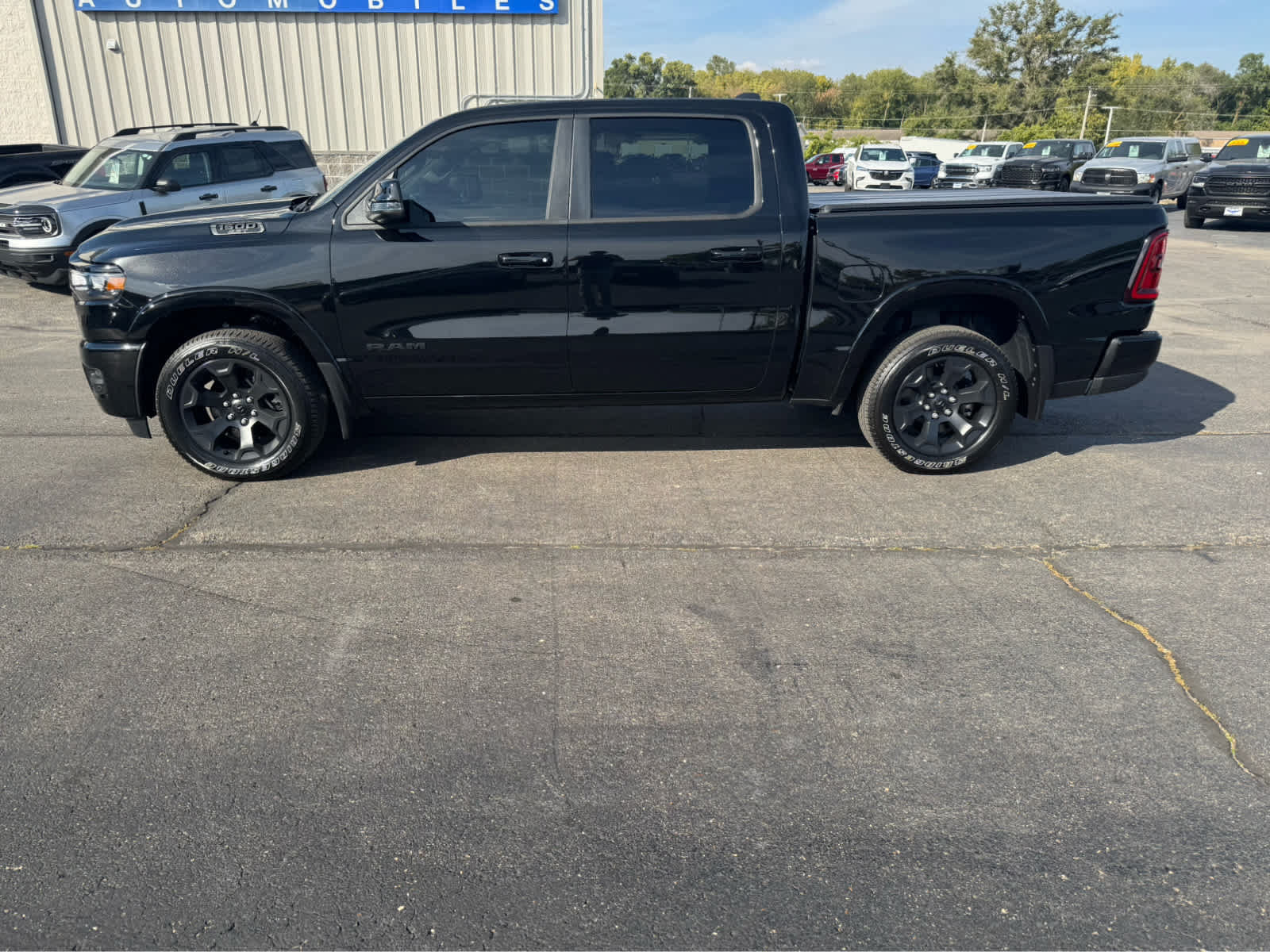 Used 2025 RAM 1500 Big Horn AWD/4WD image 7