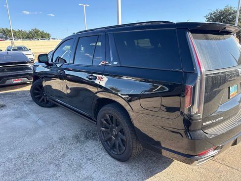Used 2021 Cadillac Escalade Premium Luxury Platinum AWD/4WD image 6