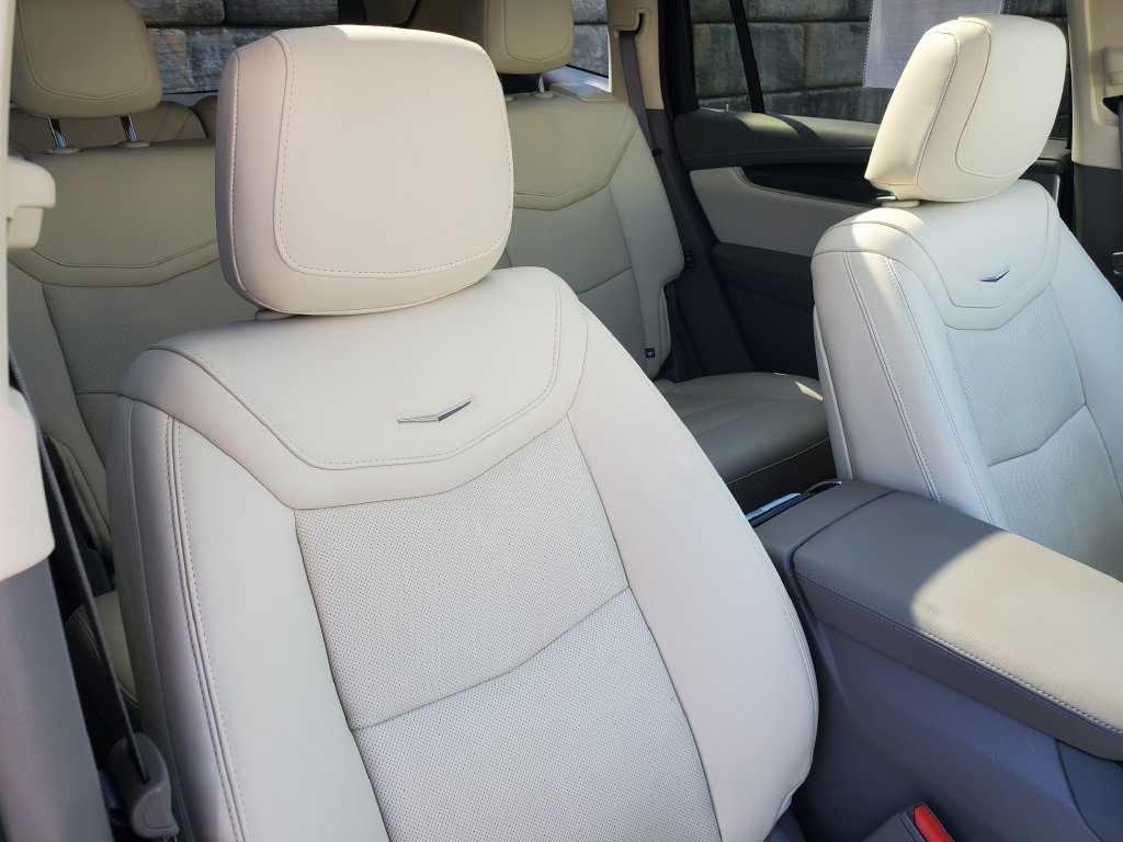 Used 2024 Cadillac XT6 Premium Luxury w/ LPO, Floor Liner Package AWD/4WD image 37