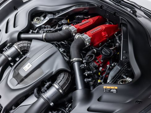 Used 2022 Ferrari Roma RWD image 22