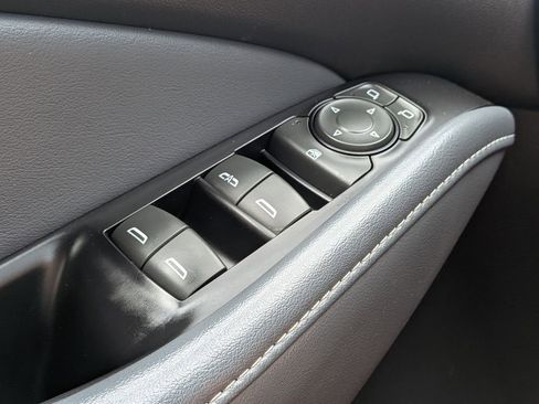 Used 2023 Buick Enclave Essence w/ Experience Buick Package FWD image 30