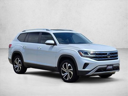 Used 2023 Volkswagen Atlas SEL AWD/4WD image 3