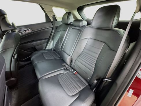 Used 2025 Kia Sportage SX image 26