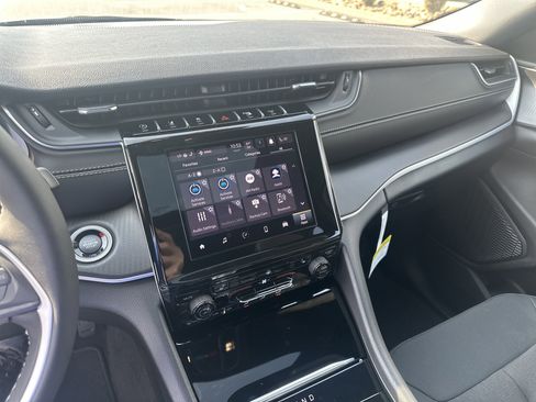 New 2026 Jeep Grand Cherokee Laredo X AWD/4WD image 36