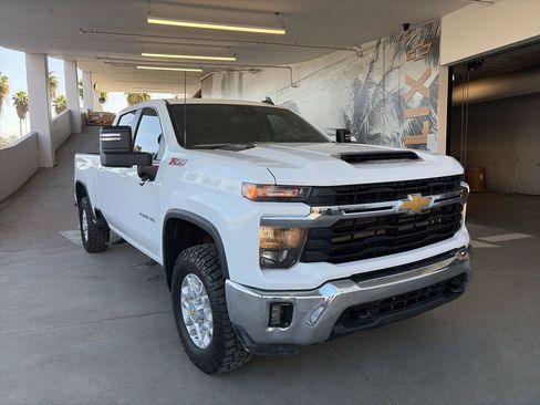 Used 2024 Chevrolet Silverado 2500 LT image 5