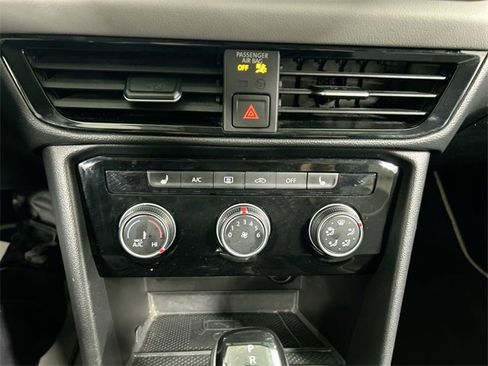 Certified 2023 Volkswagen Taos SE image 21