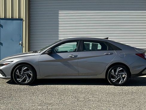 Used 2025 Hyundai Elantra Sport w/ Cargo Package FWD image 3