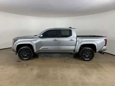 Used 2024 Toyota Tacoma SR5 image 15