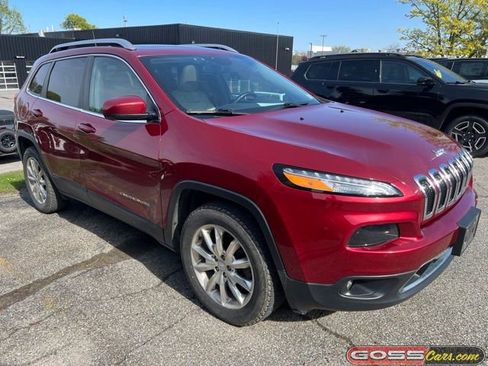 Used 2017 Jeep Cherokee Limited w/ Trailer Tow Group AWD/4WD image 2