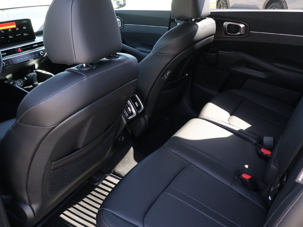 New 2026 Kia Sorento S w/ S Panoramic Sunroof Package AWD/4WD image 12