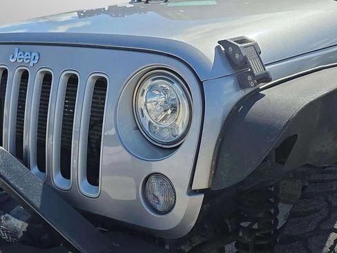 Used 2017 Jeep Wrangler Unlimited Sahara AWD/4WD image 34