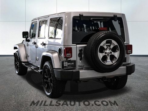 Used 2016 Jeep Wrangler Unlimited Sahara w/ Max Tow Package AWD/4WD image 5