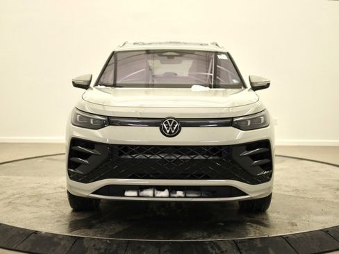 New 2026 Volkswagen Tiguan SEL R-Line image 8