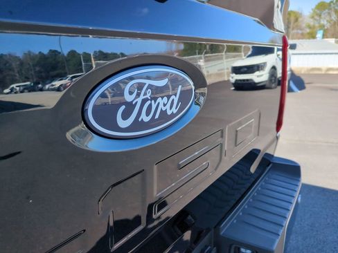 Used 2025 Ford F150 Lariat w/ Equipment Group 501A Mid image 9