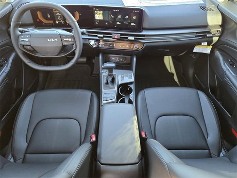 New 2026 Kia Sportage EX image 18