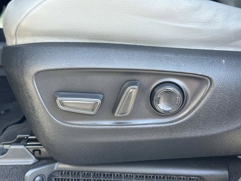 Used 2022 Toyota Sienna XLE FWD image 24