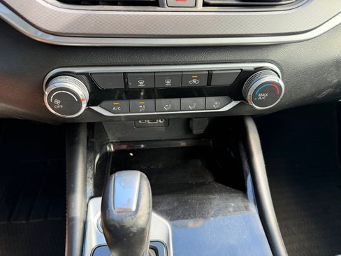Used 2025 Nissan Altima 2.5 SR FWD image 28