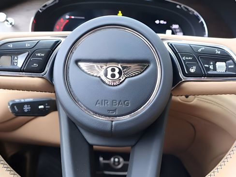 Certified 2024 Bentley Bentayga Extended Wheelbase AWD/4WD image 25