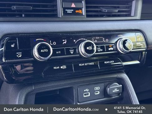 Used 2025 Honda Pilot TrailSport image 23