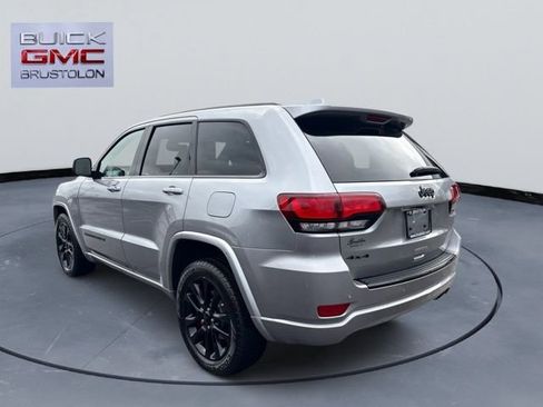 Used 2018 Jeep Grand Cherokee Altitude image 9
