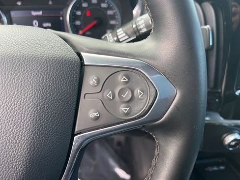 Used 2023 Chevrolet Traverse LT image 35