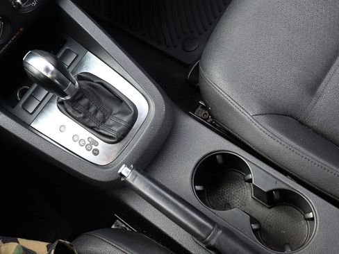 Used 2012 Volkswagen Jetta SE FWD image 35