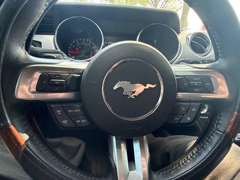 Used 2016 Ford Mustang Premium RWD image 20