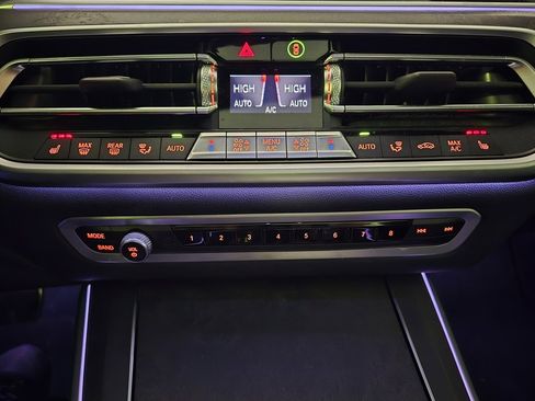 Certified 2022 BMW X5 xDrive40i w/ M Sport Package image 16