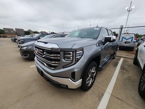 Used 2025 GMC Sierra 1500 SLT AWD/4WD image 3