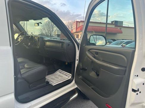 Used 2006 GMC Sierra 2500 W/T w/ Heavy-Duty Power Package RWD image 17