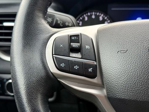 Certified 2023 Ford Explorer XLT image 39