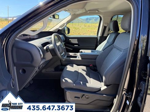Used 2025 Ford Expedition Active AWD/4WD image 12
