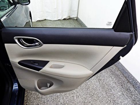 Used 2017 Nissan Sentra SV FWD image 12