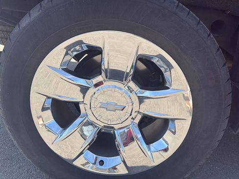 Used 2015 Chevrolet Silverado 1500 LTZ w/ LTZ Plus Package AWD/4WD image 13