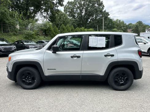 Used 2016 Jeep Renegade Sport w/ Power & Air Group FWD image 2