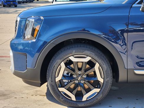 New 2025 Kia Telluride S image 5