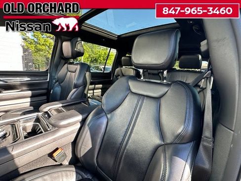 Used 2022 Jeep Wagoneer Series I w/ Premium Group I AWD/4WD image 12