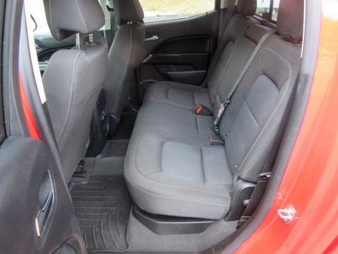 Used 2019 Chevrolet Colorado LT w/ LPO, Premium Interior Package image 10