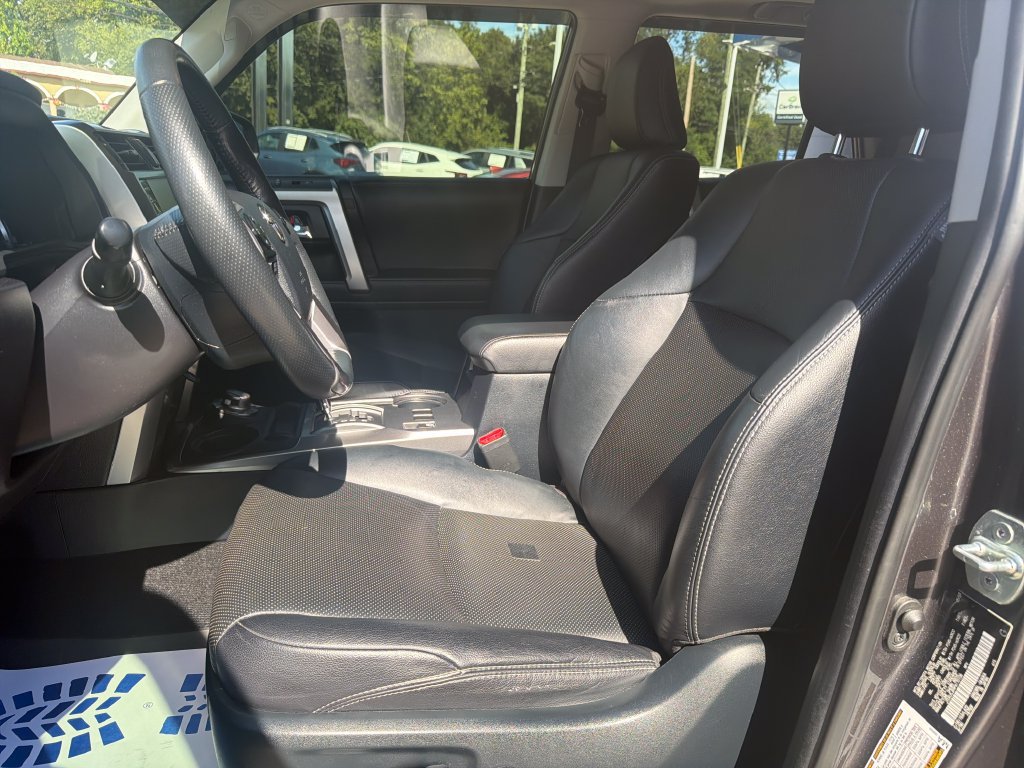 Used 2023 Toyota 4Runner Limited AWD/4WD image 9