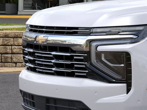 New 2025 Chevrolet Suburban Premier image 37