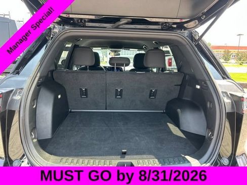 Used 2025 Chevrolet Equinox LT FWD image 28