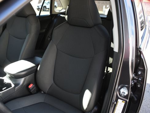 Certified 2025 Toyota RAV4 LE image 17