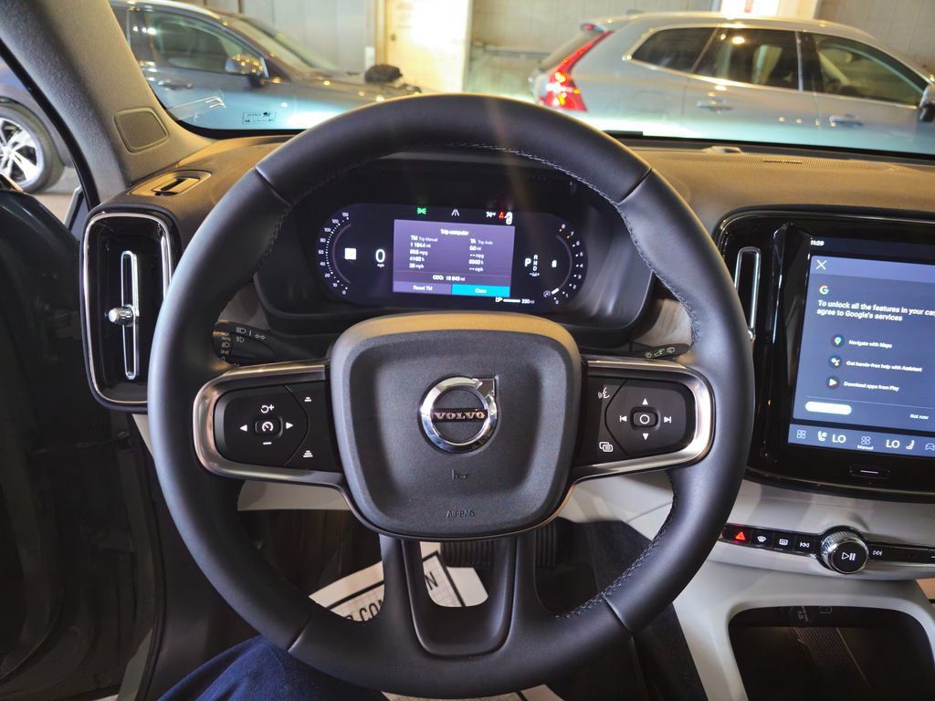 Certified 2024 Volvo XC40 B5 Plus w/ Protection Package Premier AWD/4WD image 18