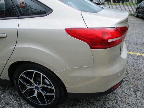 Used 2017 Ford Focus SEL FWD image 16