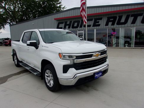 Used 2022 Chevrolet Silverado 1500 LT image 1