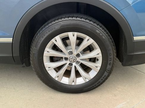 Used 2018 Volkswagen Tiguan SE w/ Front Fog Lights Package FWD image 13