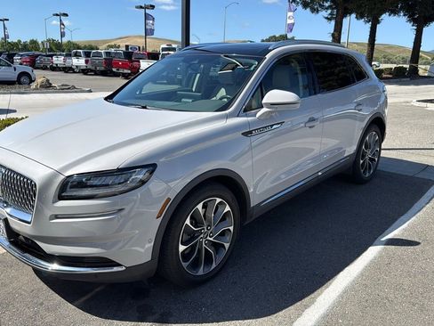 Used 2021 Lincoln Nautilus Reserve w/ Equipment Group 201A image 1