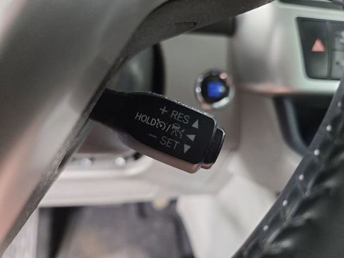 Used 2019 Toyota Highlander XLE image 26