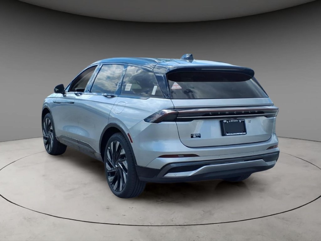 New 2026 Lincoln Nautilus Reserve w/ Jet Appearance Package AWD/4WD image 3